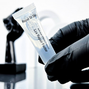 ZOLA Очищувач для пензлів EXPRESS BRUSH CLEANSER 250 мл купити в